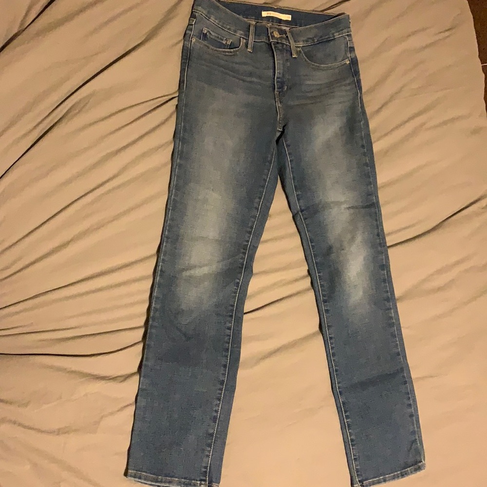 Levi’s 312 shaping slim jeans
